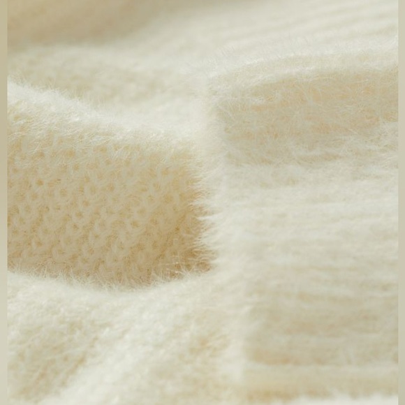 H&M Fuzzy V-Neck Sweater - Picture 2 of 4